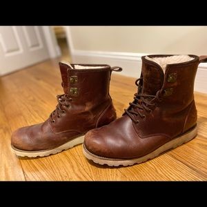 Fur lined men’s boots, made by Ugg